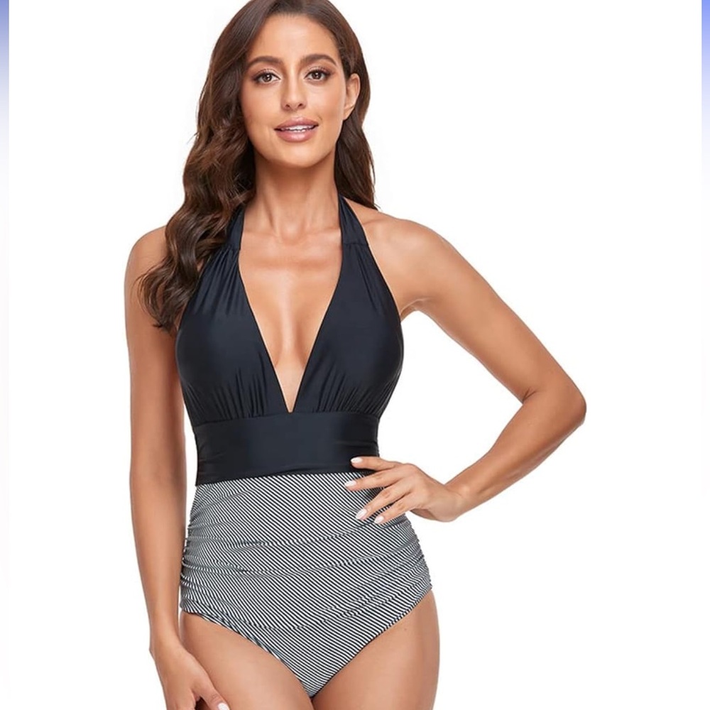 Elegant Black and White Halter Swimsuit-L